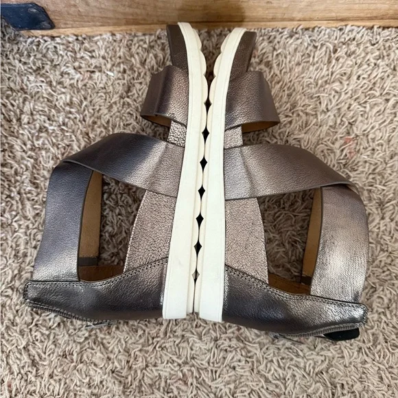 Comfortiva Pacifica Strappy Sandals women’s size 7 - Picture 6 of 9